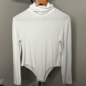 NWOT REORIA White Ribbed Turtleneck Bodysuit L | Minimalist Layering Essential